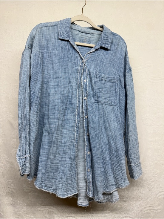 aerie Other - aerie Light Blue Casual Gauze Button-Down Shirt